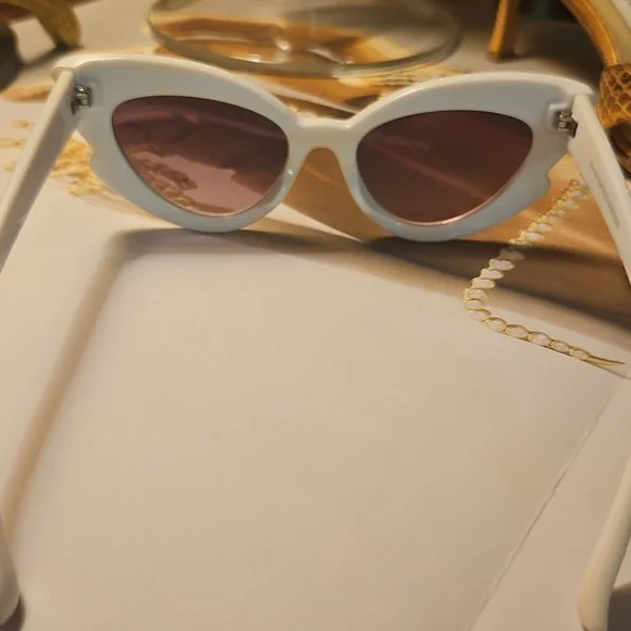 Agua Bendita Cream Cat-Eye Sunglasses Retro Target Aguabendita Chic Resort - Picture 3 of 5